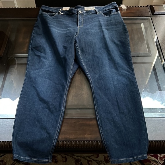 Vince Camuto Plus Size Mid Rise 5-Pocket Skinny Jeans - Picture 6 of 11